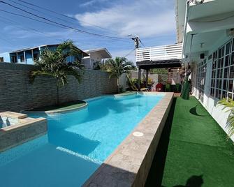 Jackuri Casa Hospedaje - San Andrés - Pool