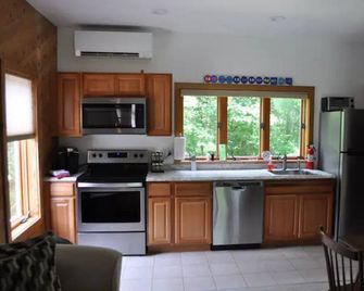 West Wing at Mantana Meadows on the West River - Jamaica - Kitchen