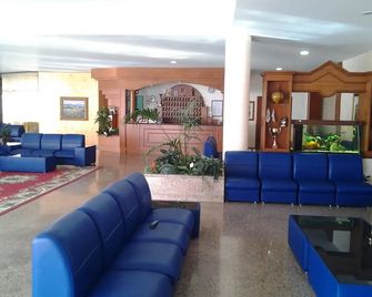 Hotel Kiris - Viggiano - Лоббі