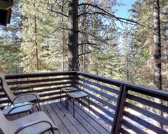 Hawks Nest Lodge - Yosemite West - Ban công