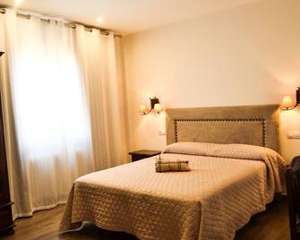 Hotel Suiza - Bronchales - Camera da letto