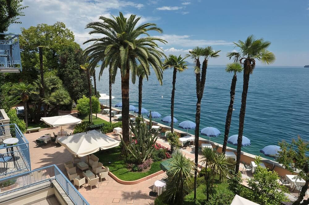 هوتل مونتي بالدو إي فيلا أكواروني