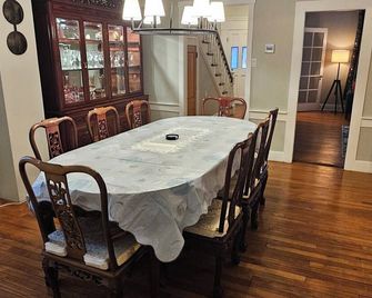 The Stirton House - Shelburne - Їдальня