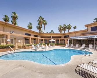 All the comforts of home! - Palm Springs - Havuz