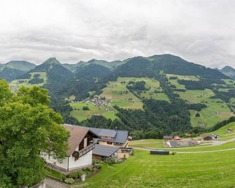 Ferienwohnung Talblick - Raggal - Vista del exterior
