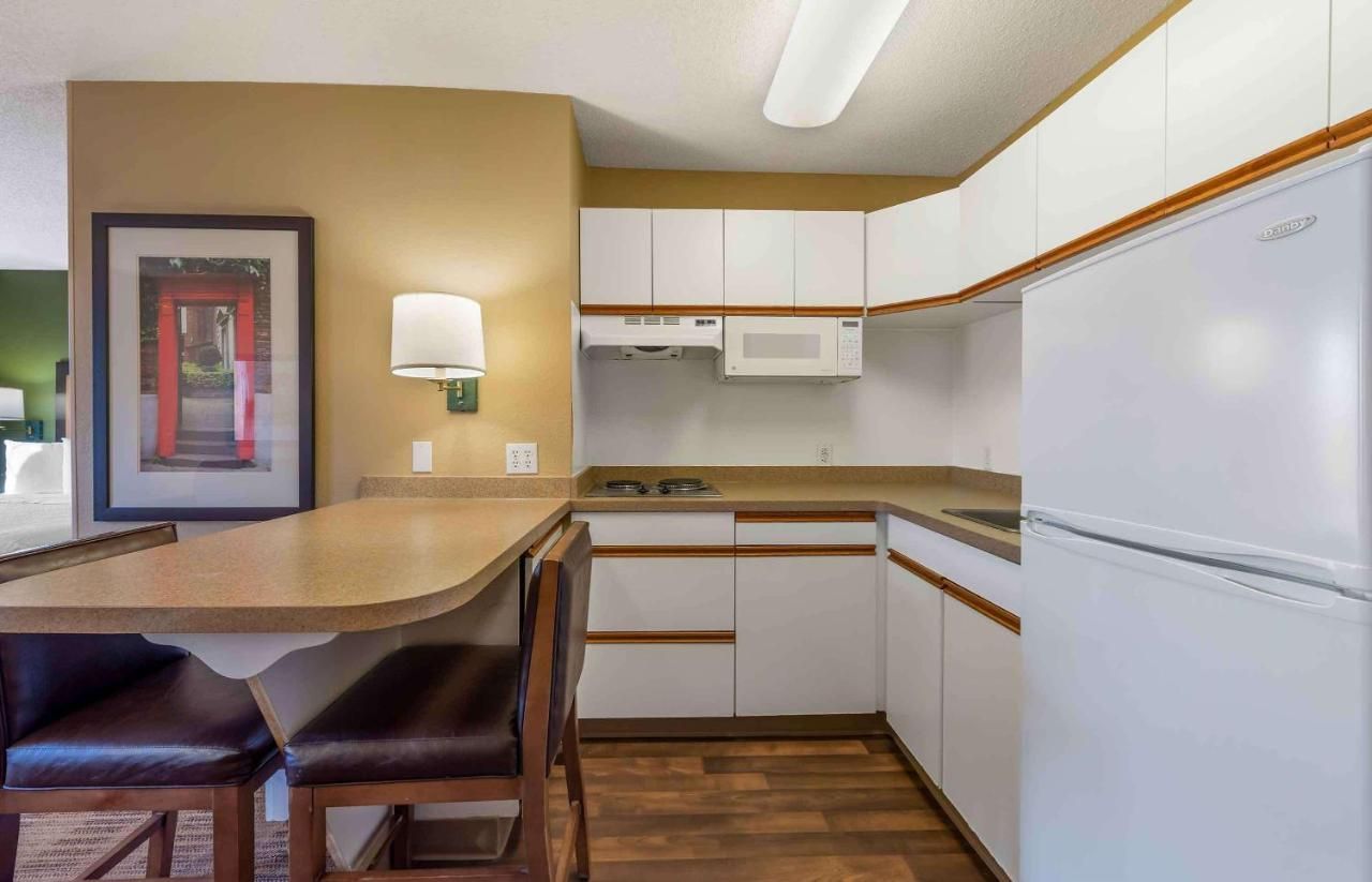 Studio 6 Extended Stay Minneapolis Airport Eagan North Mn thumbnail 2