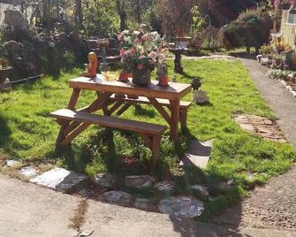 Scott Creek Farm - Happy Valley - Patio