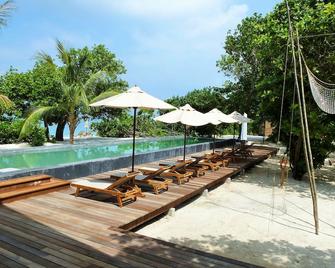 The Barefoot Eco Hotel - Hanimaadhoo - Piscina