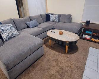 The Comfy Lemon - Nipomo - Living room