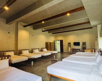 Maayaa riverside villa by KPM Tripenta - Kottathara