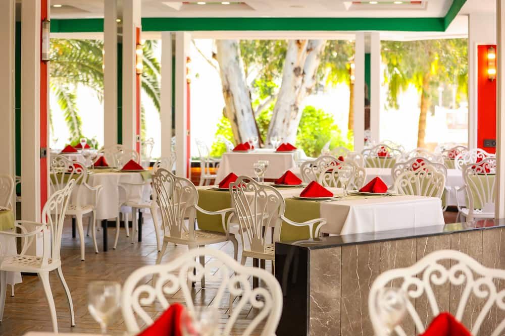 Green Bay Resort & Spa