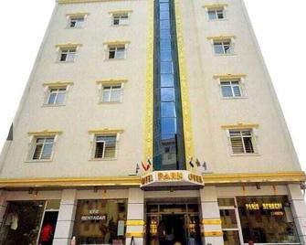 Dimet Park Hotel - Van - Edificio