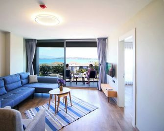 Krem Marin Otel - Cesme - Vardagsrum