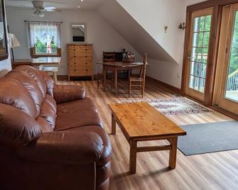 Beautiful Guest Suite, Exceptional Maine Waterfront and View & Tidal Changes - Lubec - Sala de estar
