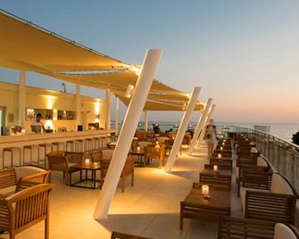Tui Blue Barut Andız - Adults Only - סידה - בר