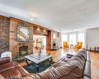 2 Mi to Dtwn Pittsburgh: Family-friendly Townhome! - Pittsburgh - Wohnzimmer