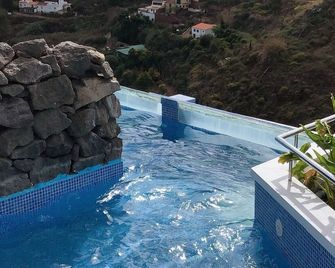 Los Viejitos en Firgas - Firgas - Pool