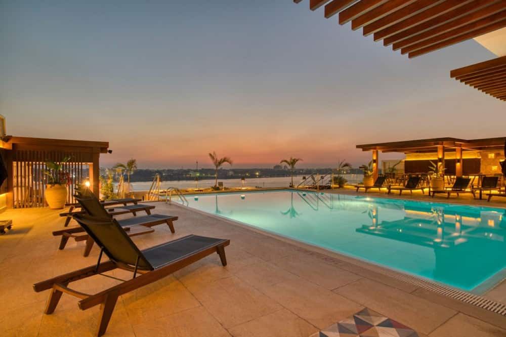 Holiday Inn & Suites Cairo Maadi By IHG - קהיר - בריכה