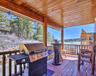 Whistling Woods Cabin Meadow Views and Gas Grill! - Duck Creek Village - Balcony