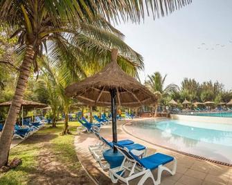 Senegambia Beach Hotel - Serrekunda - Bazén