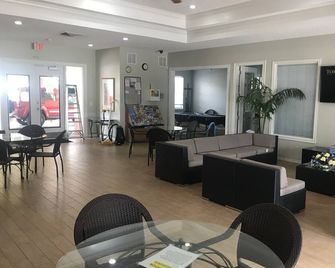 Disney's attractions while staying at an affordable resort and pet friendly! - Poinciana - Lounge