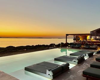 Akre Hotel - Designed for Adults - Naxos - Pool