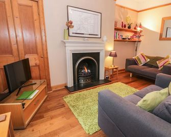 63 Rosetta Road, Family Friendly, With A Garden in Peebles - Peebles - Huiskamer