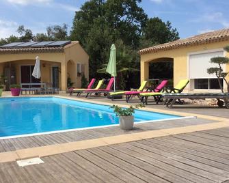 Spacious Villa In A Quiet Location In Sillans-La-Cascade In Provence 3bedroom- 2bathroom - Sillans-la-Cascade - Pool