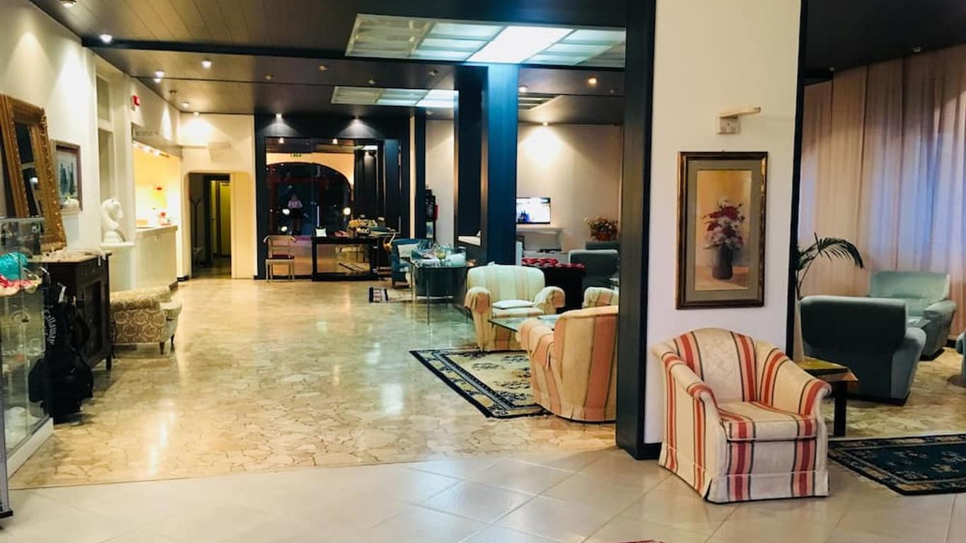 Hotel Deanna Golf