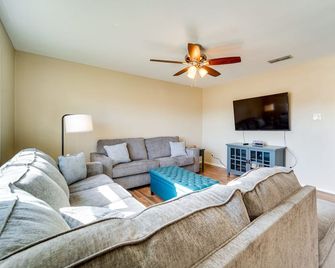 Pet-Friendly Portales Home Rental Near Enmu! - Portales - Huiskamer