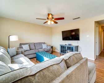 Pet-Friendly Portales Home Rental Near Enmu! - Portales - Huiskamer