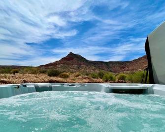 The Ark Tiny House - Virgin - Piscina