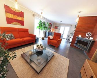 Onsen Place By Ardenne Places - Spa - Pokój dzienny