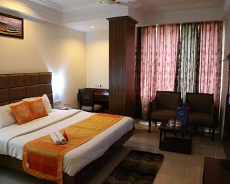 OYO 1423 Hotel Monerio - Zerakpur - Habitación