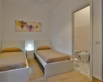 Hotel Delfa - Capaccio - Спальня
