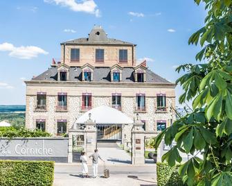 Domaine De La Corniche - Rolleboise - Building