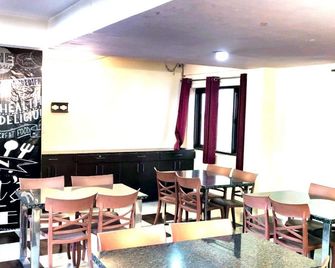 Hotel Forest View Dehradun - Dehradun - Restaurante