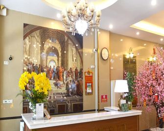 탄 항 호텔 근처 에메랄드 미딘 - 하노이 - 프론트 데스크