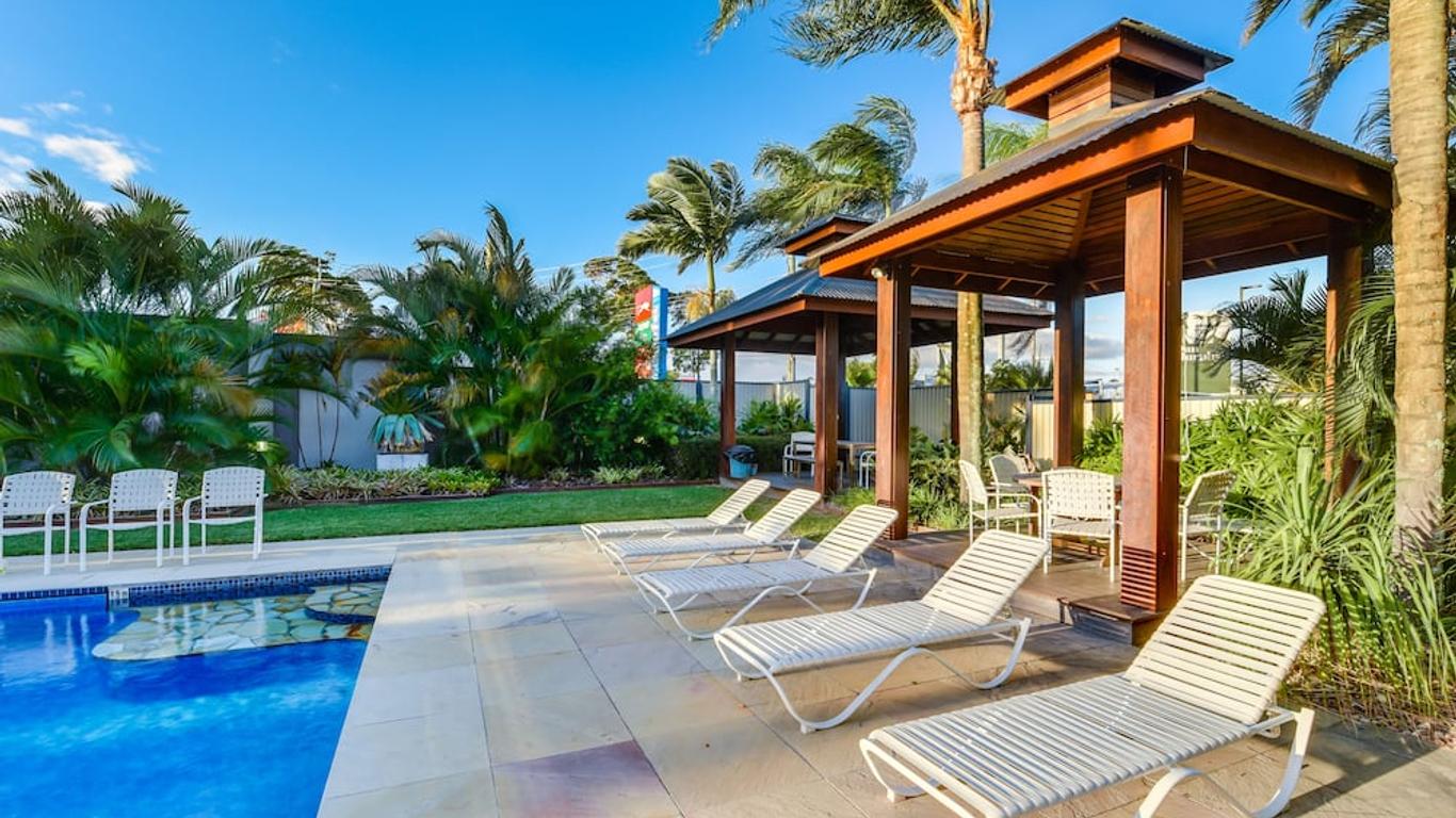 Nightcap at Golden Beach Tavern