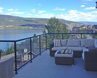 La Casa Lakeview Cottage - 3bdrm/3bath - Fintry - Balcony