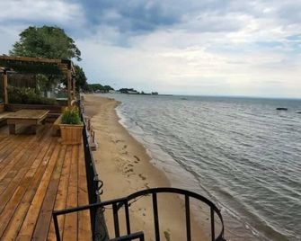 Water Front Beach House - 3br W Bbq & Sunset - Fort Erie