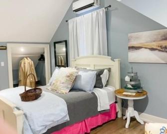 Over the Top B&B - Lindsay