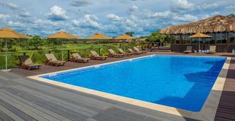 Resort Cuebe Lodge - Menongue - Pool