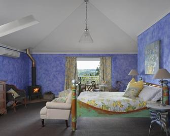 The Spotted Chook and Amelie's Petite Maison - Montville - Bedroom