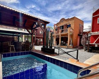 West Refugio - San Juan del Río - Patio