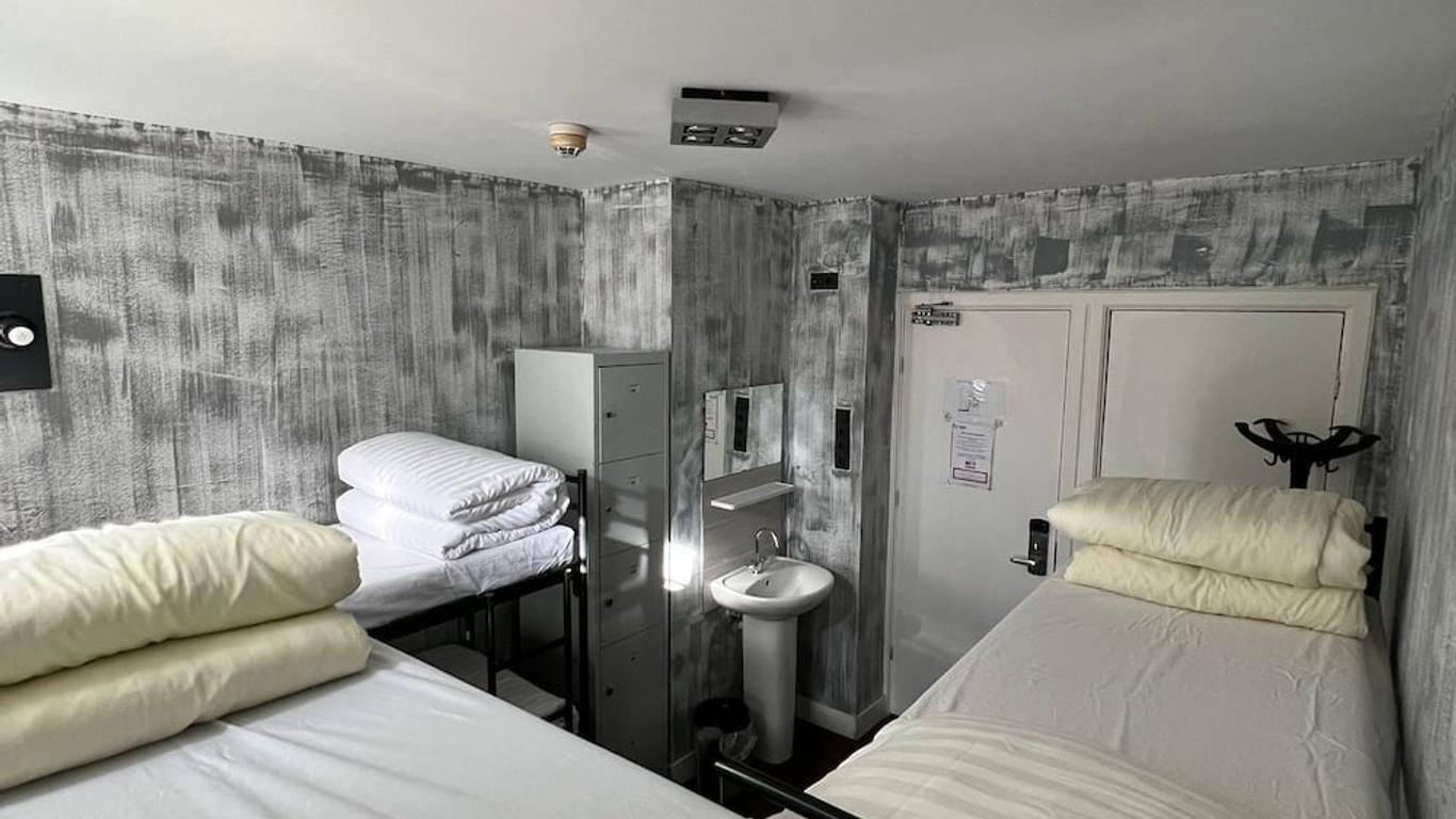 Amigo Budget Hotel