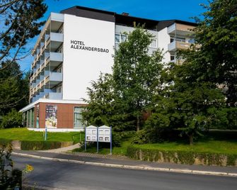 Hotel Alexandersbad - Bad Alexandersbad - Gebouw