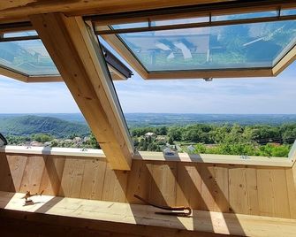 Chambres d'hôtes Le Repère des Anges et SPA - Montferrand-le-Château - Balcón