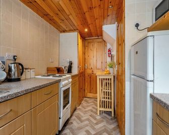 Carraig Dhubh North - Uk47125 - Whiting Bay - Kitchen