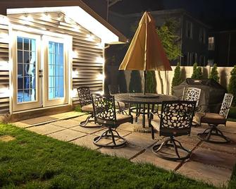 New 3b House in Saugerties Village 4 mins to HITs - Saugerties - Patio